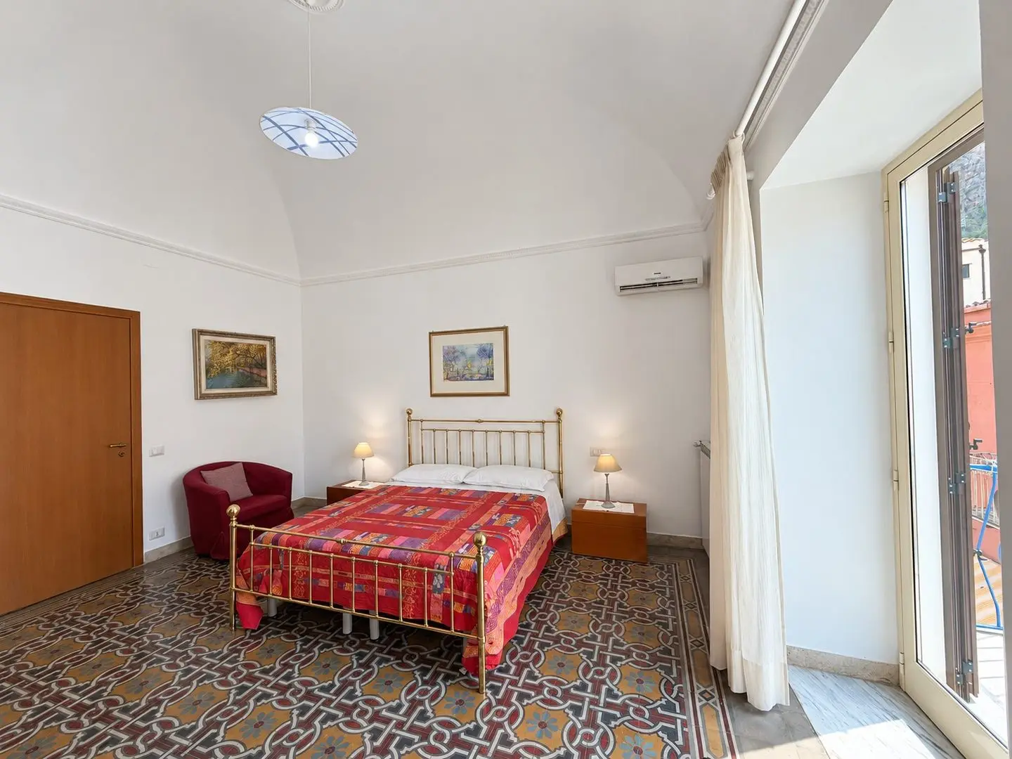 Camera matrimoniale con soffitto a volta, Casa del Duomo a Cefalù
