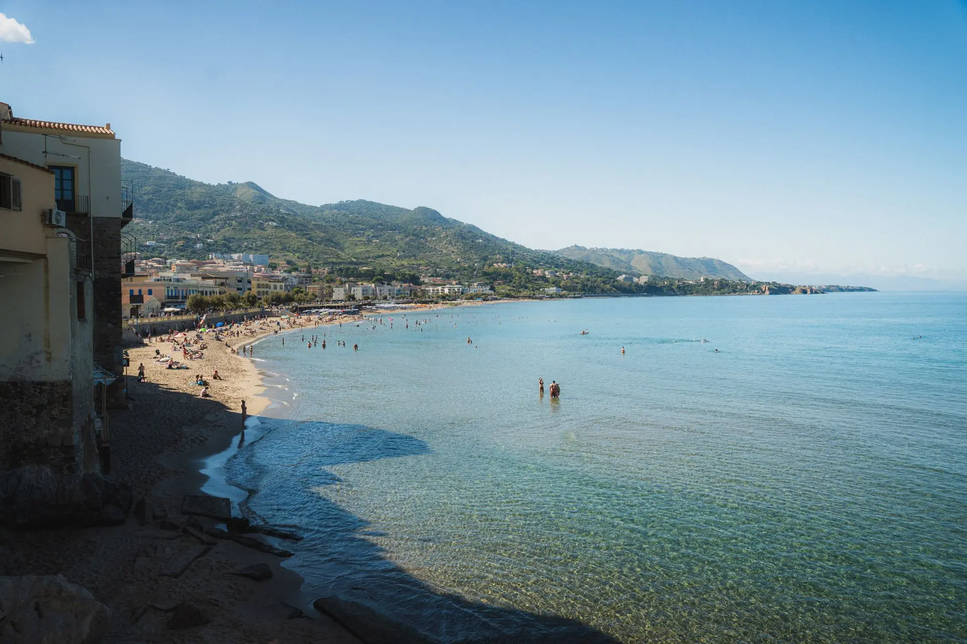 La playa del pueblo de Cefalù