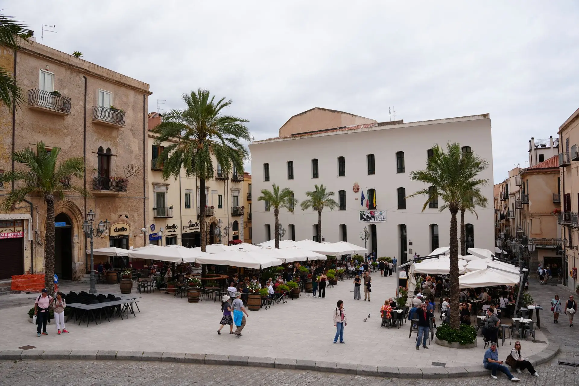 Piazza del Duomo in Cefalù