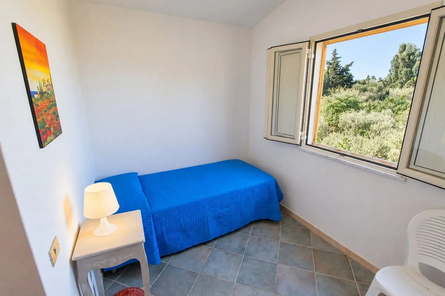 Einzelzimmer mit Fenster zu den Olivenbäumen, Villa dei Mandarini, Cefalù